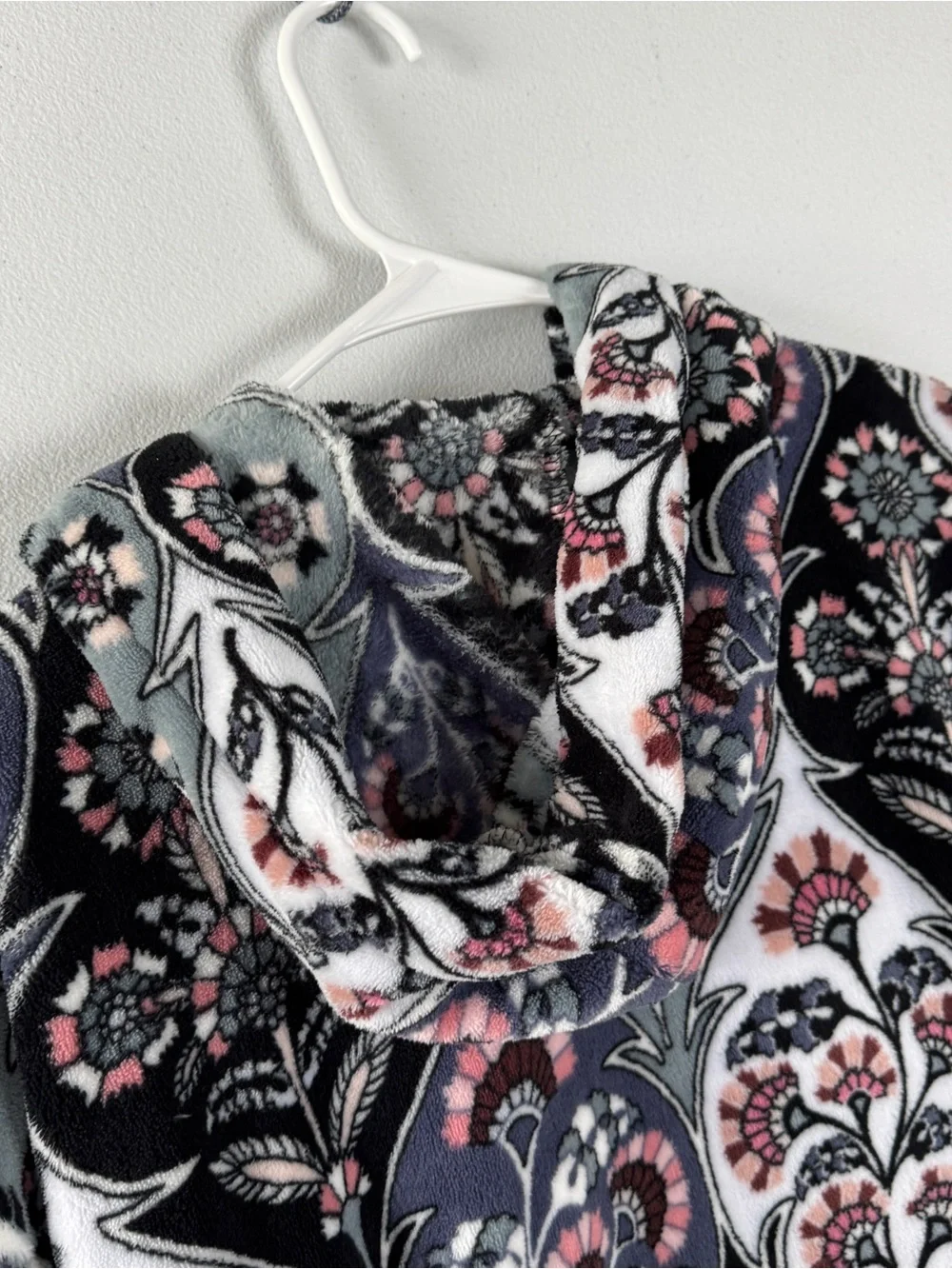 Vera Bradley Hooded Robe Womens L/XL Pink Bloom Flower Cozy Soft Plush Waist Tie